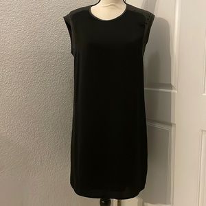 Forever 21 Loose Fitting Boxy Black Dress - XS